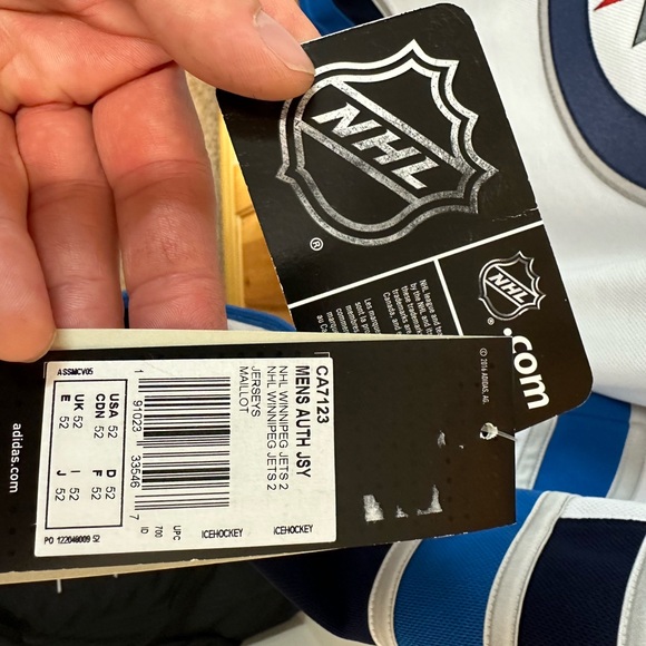 Winnipeg Jets Jersey - Picture 4 of 4